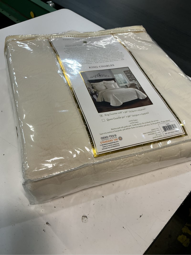 Condition photo showing New/Like New for king charles modern farmhouse floral matelasse coverlet, 100% cotton breathable bedding, king/calking, ivory coverlet ivory king/cal king