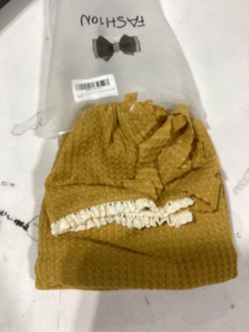 Condition photo showing Good Condition for Similar product goldbCoberllus Newborn Photography Wrap Hat Baby Photoshoot Props Texture Blanket for Baby Photo Props Newborn Photo Shoot Bonnet Outfits (Hat and Wrap, Beige) Hat and Wrap Beige