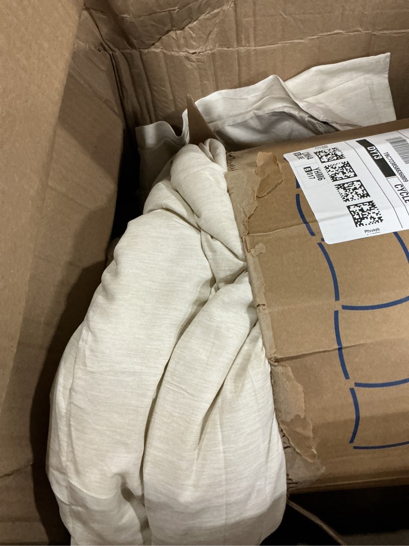 Condition photo showing Good Condition for Bedsure King Size Comforter Set - Beige King Comforter Set, Soft Bedding for All Seasons, Cationic Dyed Bedding Set, 3 Pieces, 1 Comforter (104"x90") and 2 Pillow Shams (20"x36"+2") King 05 - Beige