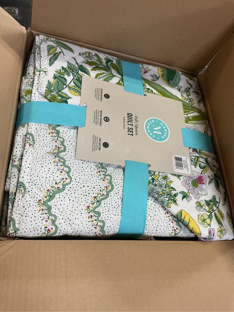 Condition photo showing Good Condition for Martha Stewart 180TC Percale Cotton Washed Quilt Set full/QUEEN