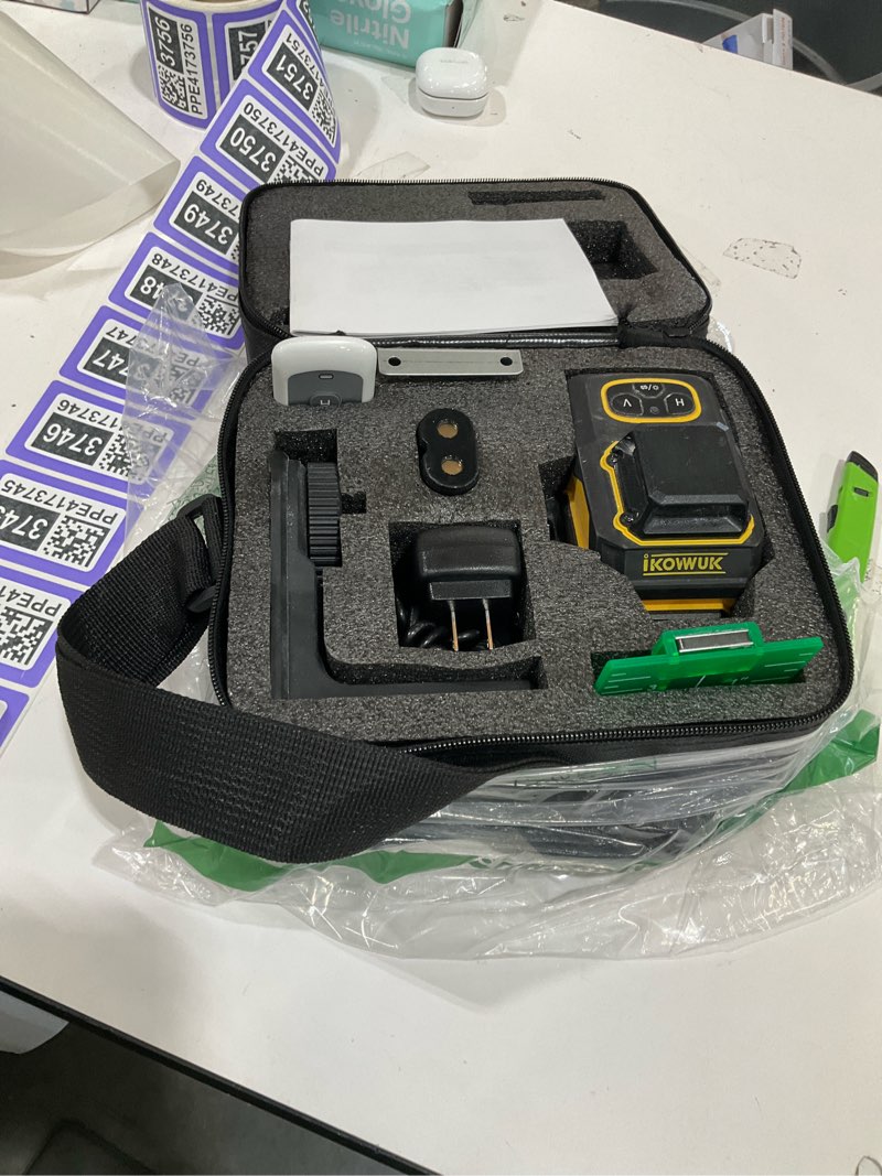 Condition photo showing New/Like New for ikovwuk 3d or 4d cross line laser level kit.  