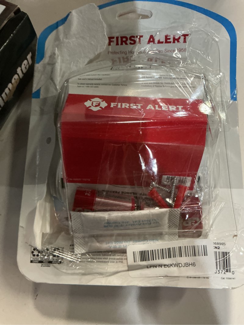Condition photo showing As Is for first alert carbon monoxide detector, no outlet required, battery operated, co400, white, 2 count (pack of 1) 2 count (pack of 1) detector