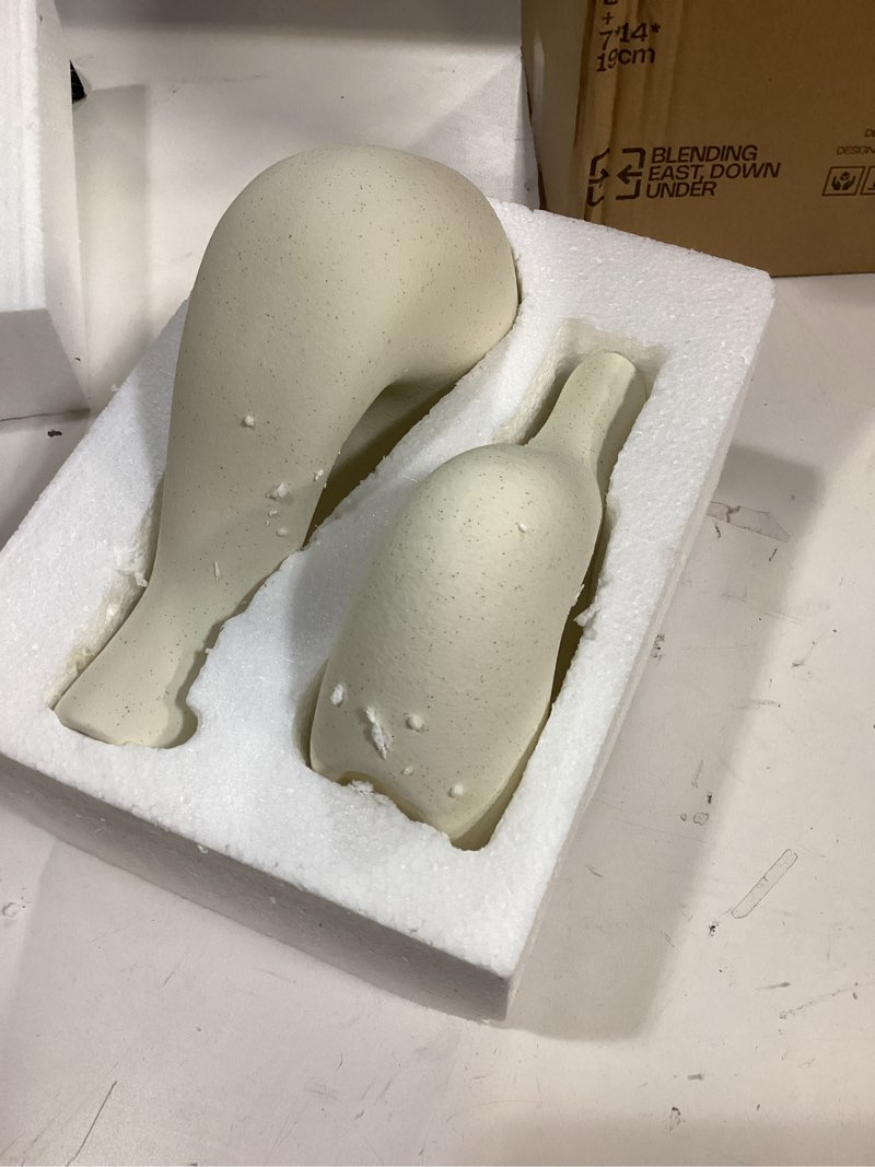 Condition photo showing Good Condition for Ceramic Vase – Modern Decorative Vases for Home Decor – Large Flower Vase for Living Room Centerpiece – Minimalist Nordic – Ceramic Vases for Home Decoration – Boho Vase Decor Bagel