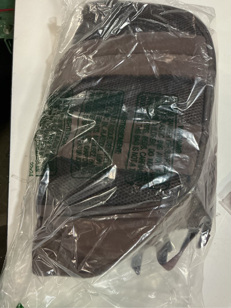 Condition photo showing Good Condition for bagsmart 30l travel backpack for women, carry on backpack for airplanes, gym backpack with shoe compartment, lightweight travel bag fits 15.6 inch, water-resistant, chocolate