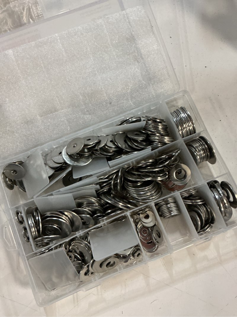 Condition photo showing Good Condition for 550 pcs fender washers assortment kit, 304 stainless steel flat washers set for screws and bolts, sae and metric sizes m3-m12, #6-#12, 1/4" to 1/2", heavy duty hardware for industrial and diy projects fender washers-550pcs