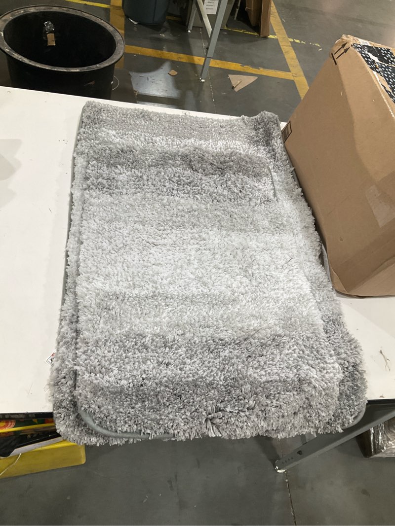 Condition photo showing Good Condition for olanly ombre bath mat and bathroom rugs sets 2 piece, bath mat size 30x20 and bathroom rug set size 24x16+30x20 in light grey,