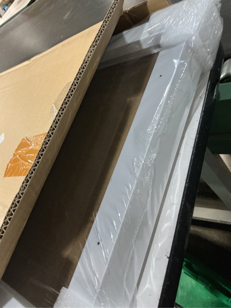 Condition photo showing Good Condition for art floating canvas frame for 1"–1.25" deep gallery-wrapped canvas, wood-look floater frame for stretched canvas prints & wall, white, 16" x 20" white 16l" x 20w"