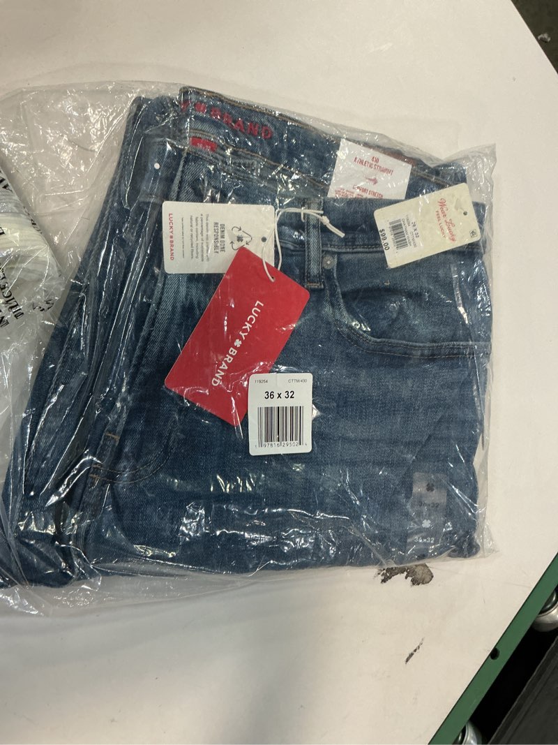 Condition photo showing New/Like New for Lucky Brand Men's 410 Athletic Straight, Chatham Wash (size 36 x32 ) 