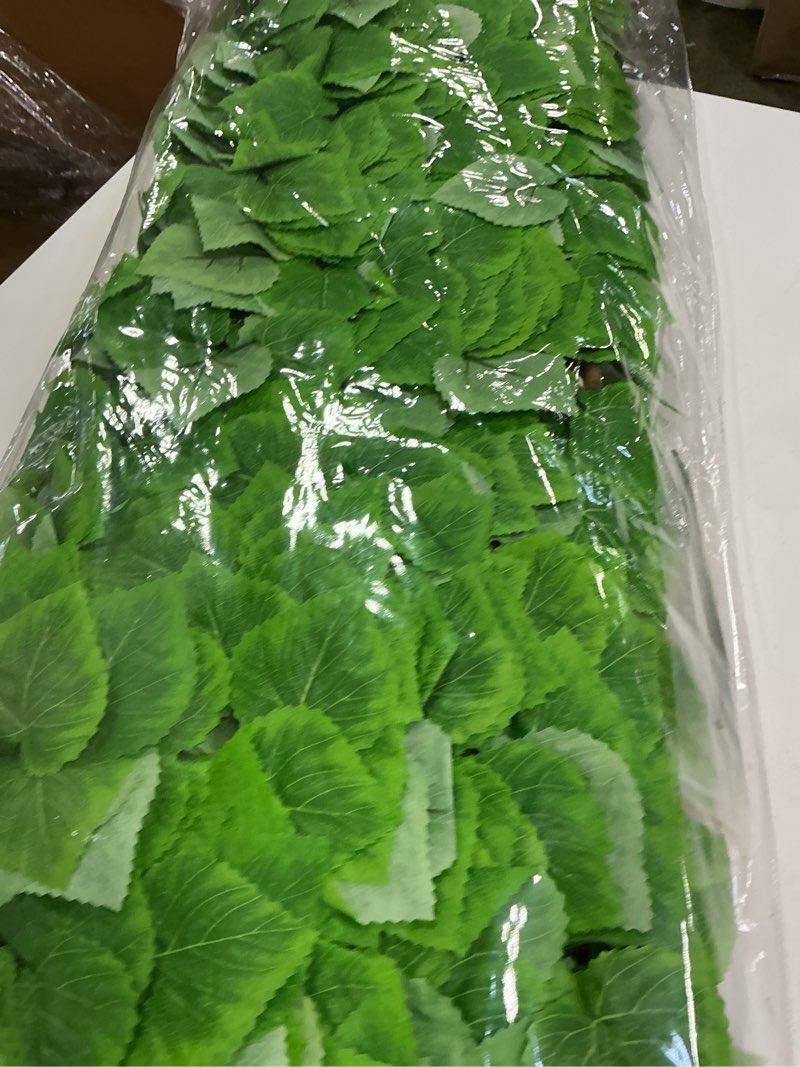 Condition photo showing Good Condition for Expandable Faux Ivy Fence Privacy Screen Stretchable Artificial Hedge Single Sided for Balcony Patio Garden (2PC,Grape)… 2 Light Green