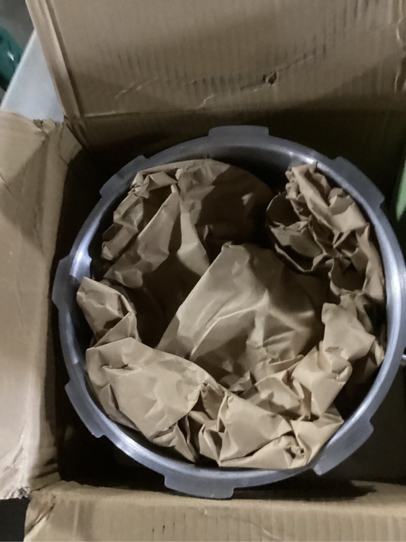 Condition photo showing New/Like New for presto 01264 6-quart aluminum pressure cooker, silver 6 quarts cooker