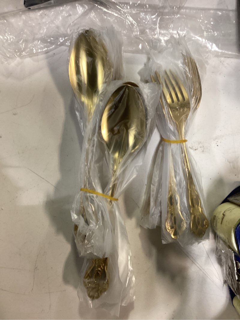 https://lotting-media.assets.bidfta.com/lotting_88a2e069-177c-4197-8b55-1c750bfc95f1