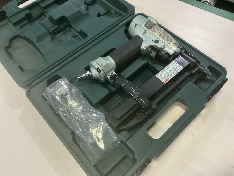 Condition photo showing As Is for  Metabo HPT 2-in 18 -Gauge Pneumatic