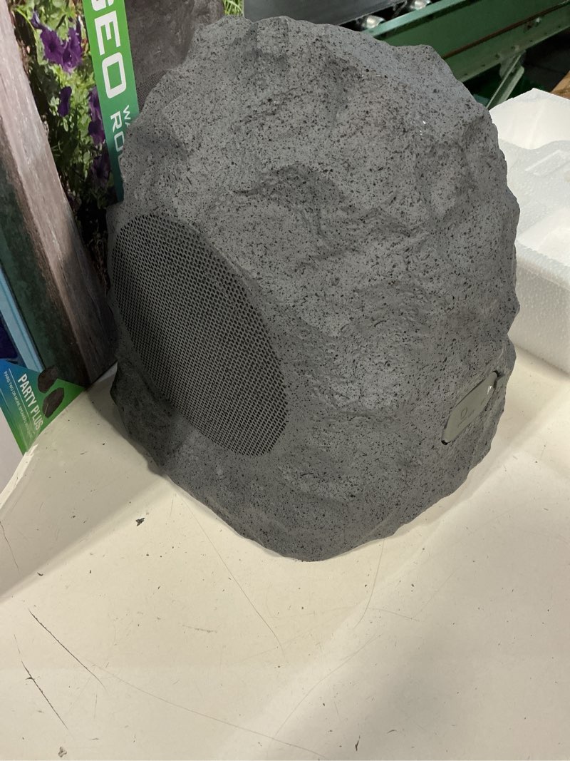Condition photo showing Good Condition for ilive geo rock ipx5 waterproof with auracast 5 -watt bluetooth indoor/outdoor speaker in gray 1