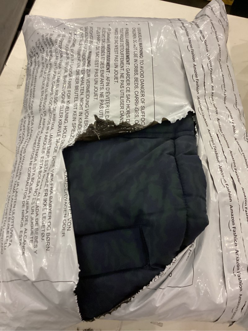 Amazon Essentials Women's Water Repellent Sherpa Lined Hooded Puffer Jacket (Available in Plus Size)