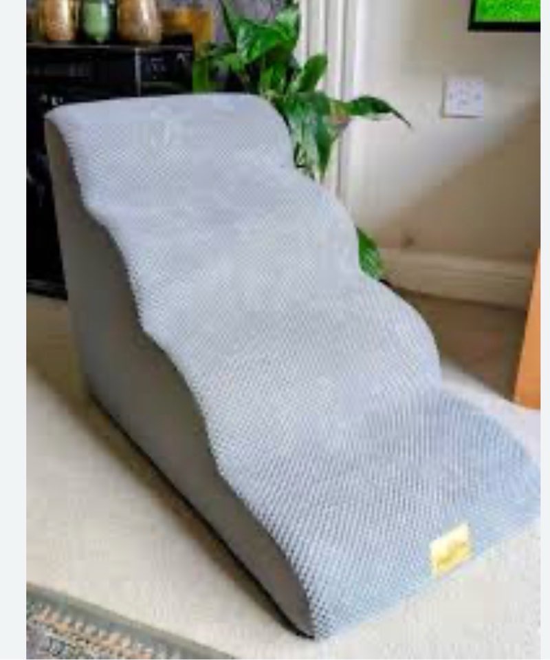 Curved Dog Stairs Ramp for High Beds 19.7" H, 4-Step Dog Steps for Small Dogs and Cats, Pet Stairs for High Bed Climbing, Non-Slip Balanced Pet Step Indoor, Grey