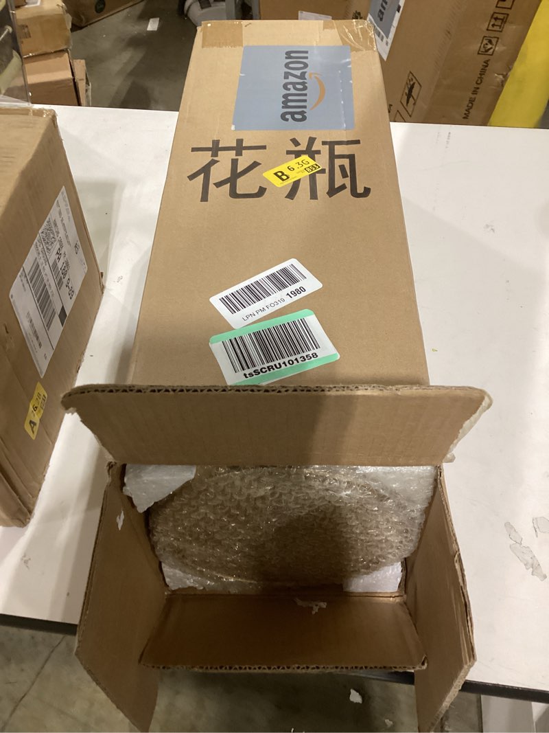 Condition photo showing New/Like New for Sziqiqi Tall Gold Floor Vase: 27in Large Metal Floor Vase Decorative Tall - Set of 3 Modern Honeycomb Texture Big Standing Vases for Living Room Dining Bedroom Home Corner Hallway Indoor Office