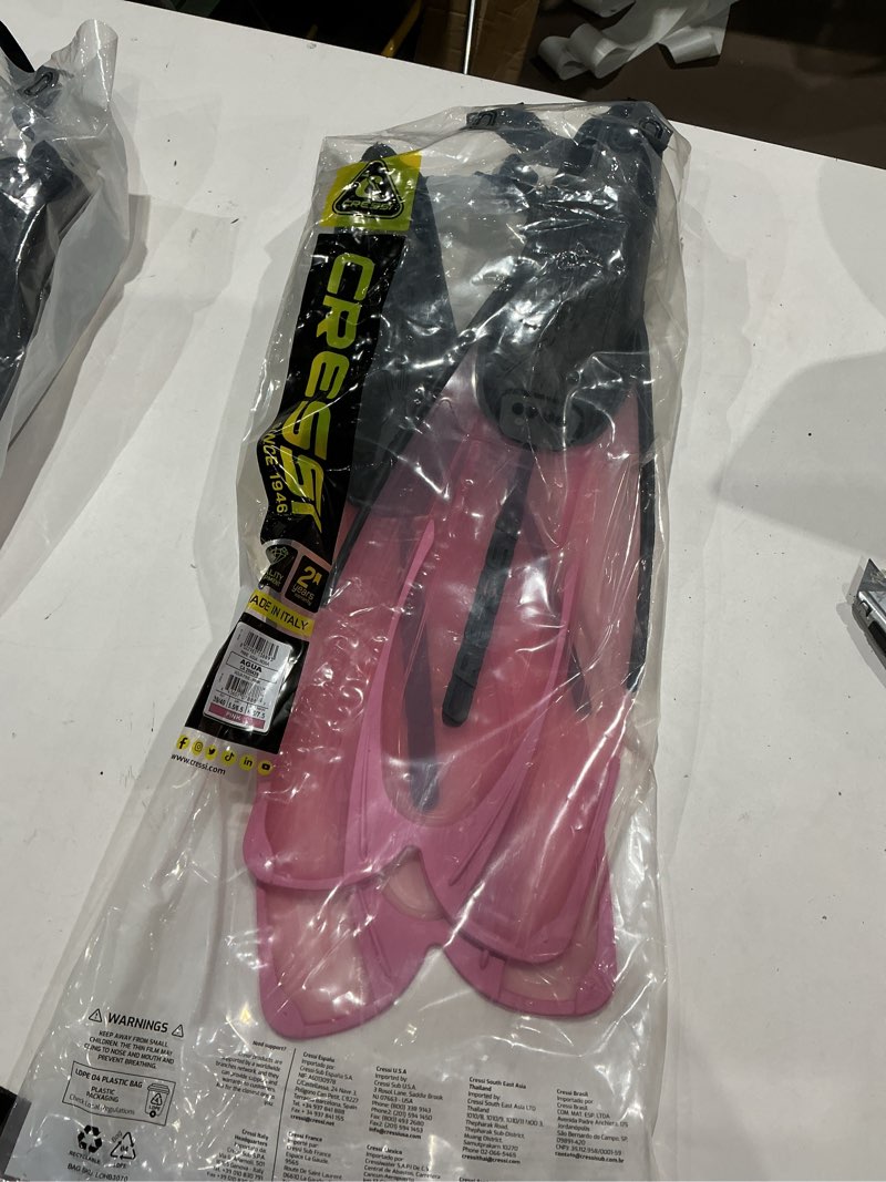 Condition photo showing Good Condition for cressi adult snorkeling fins with self-adjustable comfortable full foot pocket | perfect for traveling | agua: made in italy (pink, us man 7/8 | us lady 8/9 | eu 39/40)