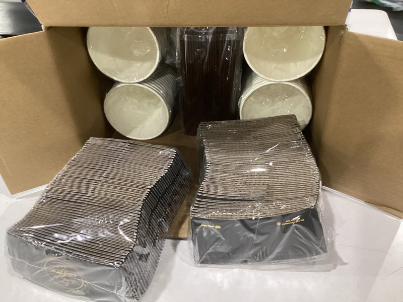 Condition photo showing New/Like New for jolly chef 100 pack 12 oz disposable coffee cups hot beverage paper coffee cups with lids, sleeves and stirrers (black and white) 12oz