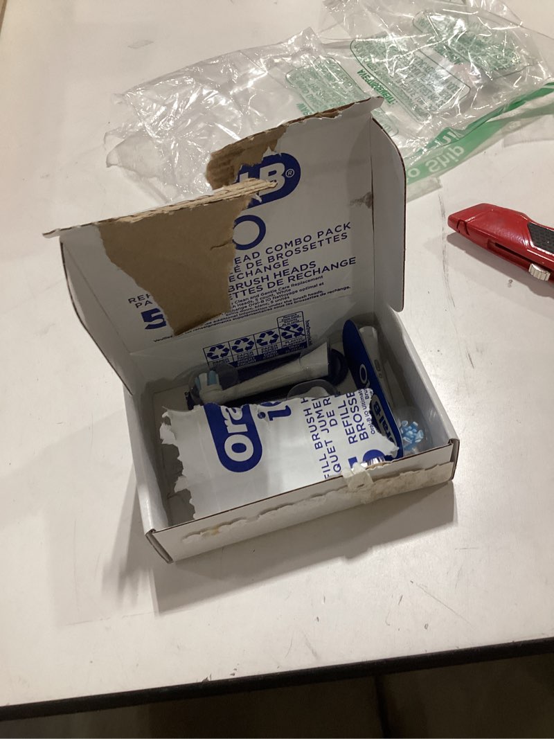 Condition photo showing Good Condition for Oral-B iO Ultimate Clean Replacement Brush Heads, 5 Count, 4 Ultimate Clean + 1 Gum & Sensitive White White 1 Count (Pack of 5)