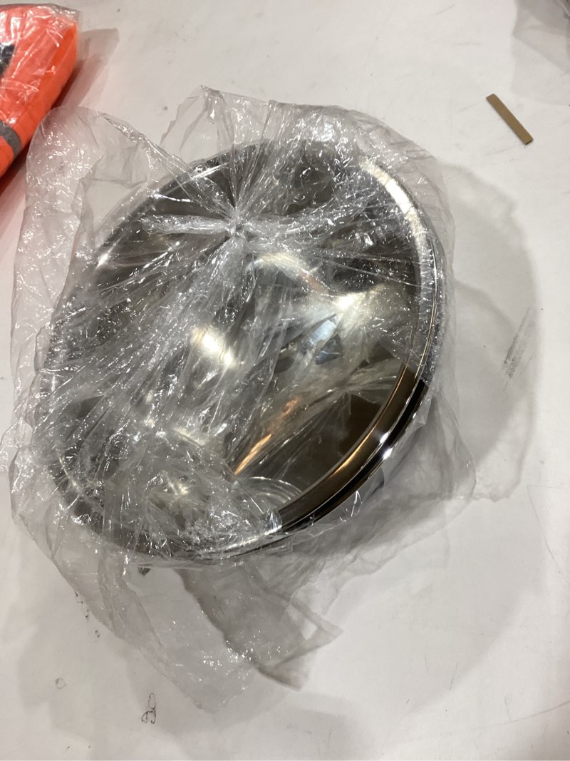 Condition photo showing Good Condition for Dog Bowls Durable Heavy Duty Stainless Steel Dog Bowls Non-Slip Basic Bowl for Dogs with Rubber Base
