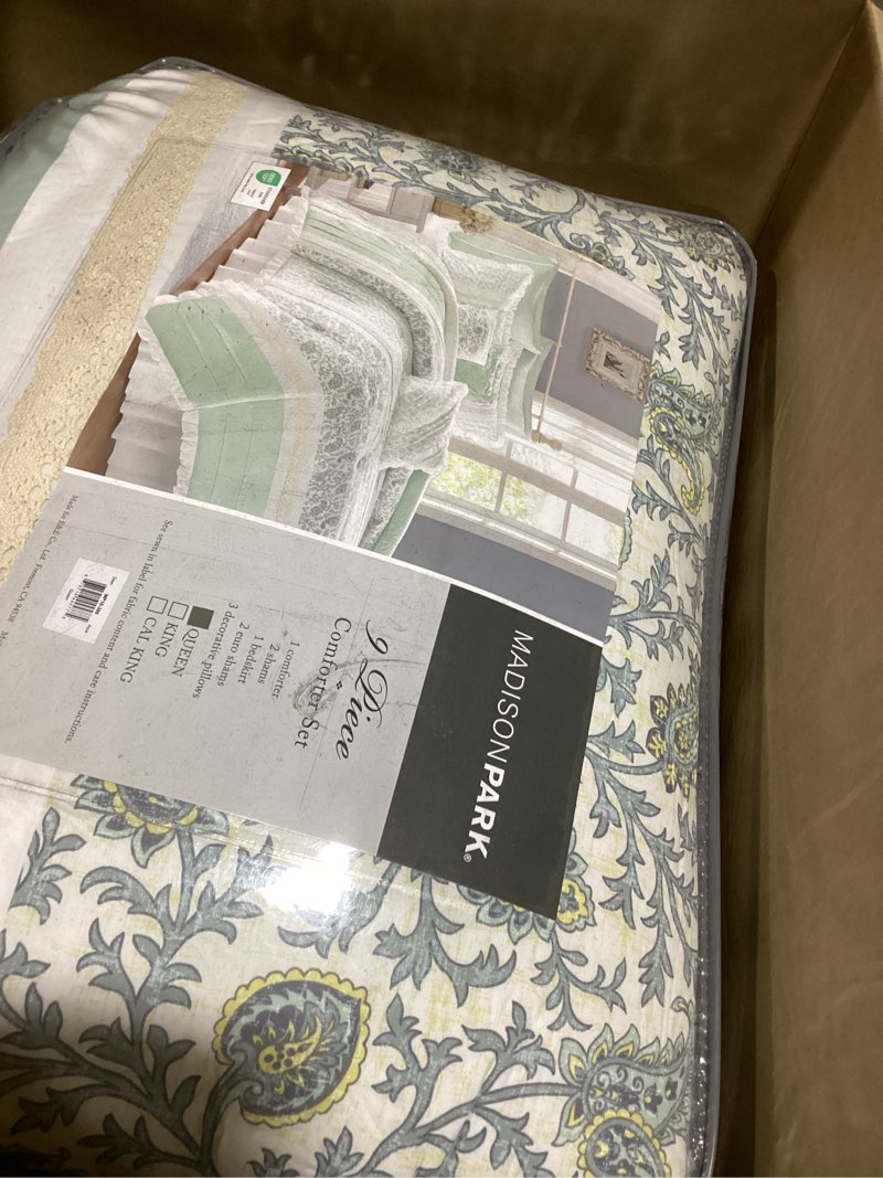 Condition photo showing As Is for madison park dawn 100% cotton shabby chic comforter set-modern cottage design all season down alternative bedding, matching shams, bedskirt, decorative pillows, queen(90"x90"), aqua 9 piece , aqua queen