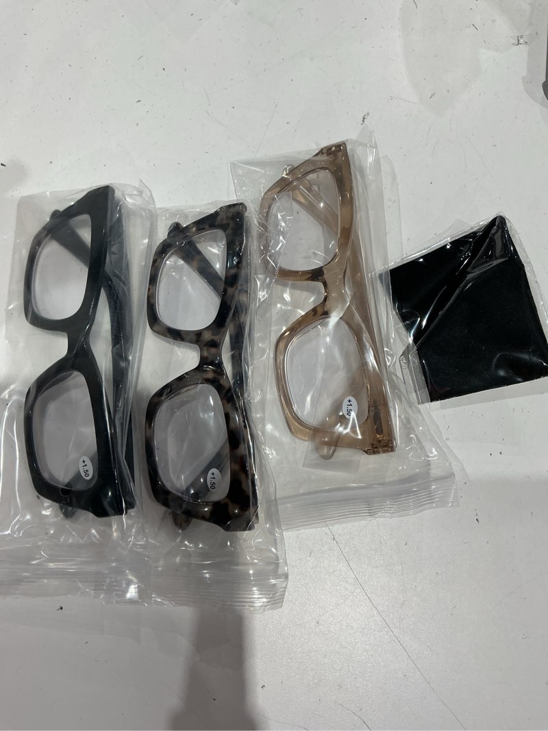 Condition photo showing Good Condition for stylish readers for women reading glasses with blue light blocking and spring hinge black/brown/white tortoiseshell 1.5 x 3