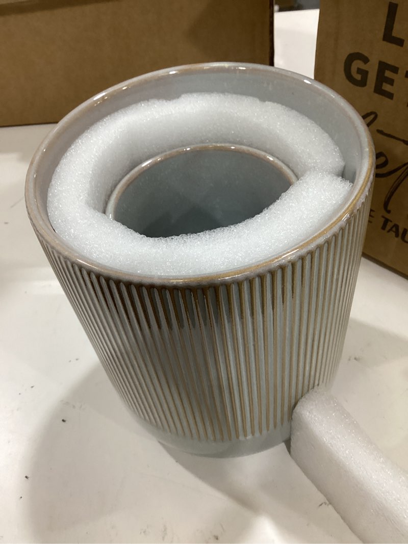 Condition photo showing Good Condition for le tauci utensil holder for kitchen counter, 7.3"+5.4" fluted ceramic utensil crock organizer for countertop, heavy large holder for spatulas, spoons, set of 2, gray marble glaze marble gray