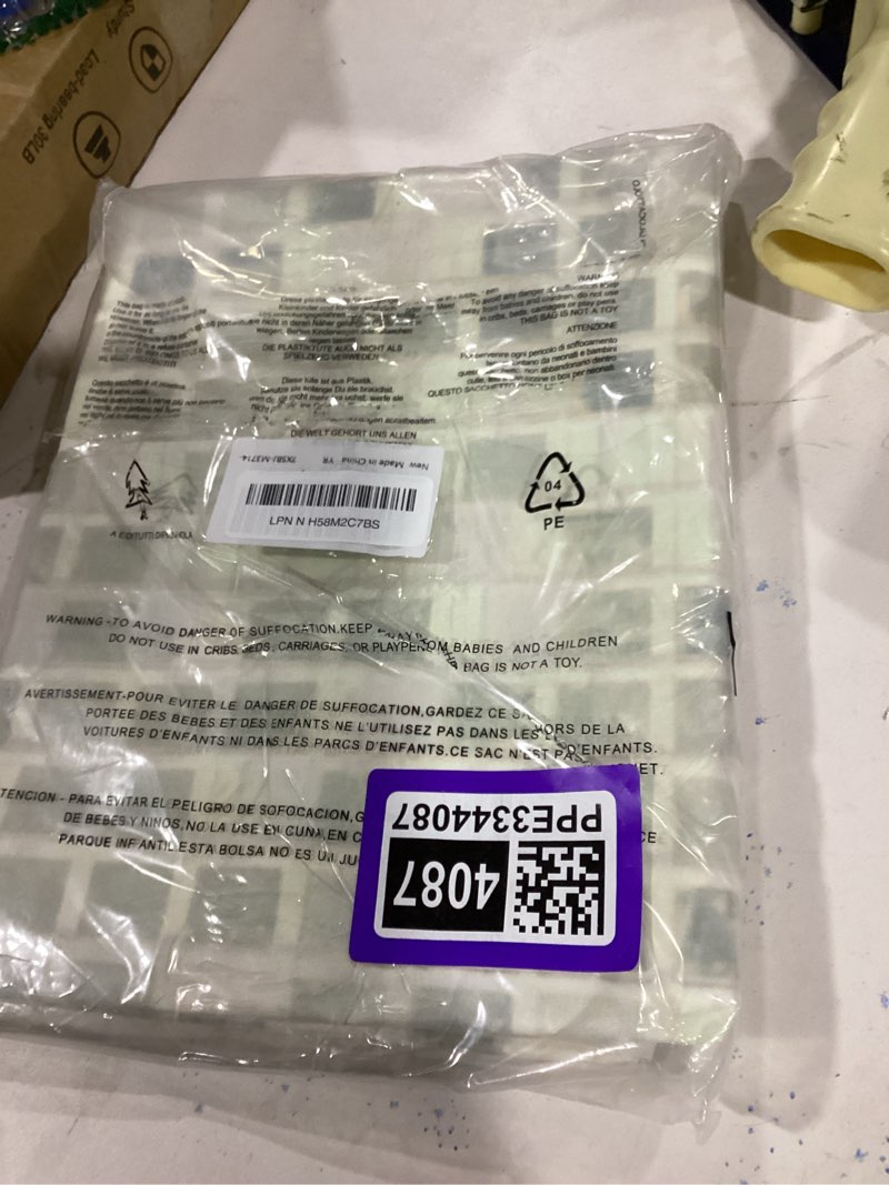 https://lotting-media.assets.bidfta.com/lotting_88f9ea44-4d22-4233-877b-940c1ce082d4