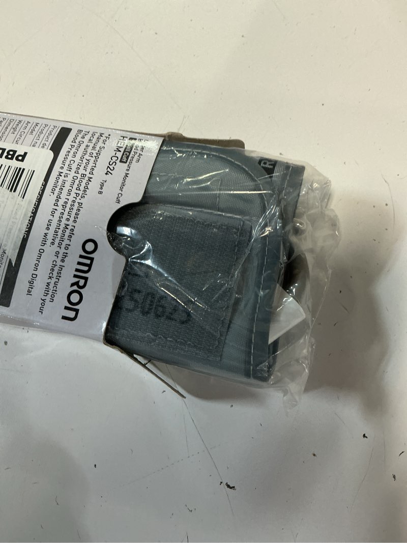 Condition photo showing New/Like New for omron omron hem-cs24-b 7-inch to 9-inch small d-ring cuff