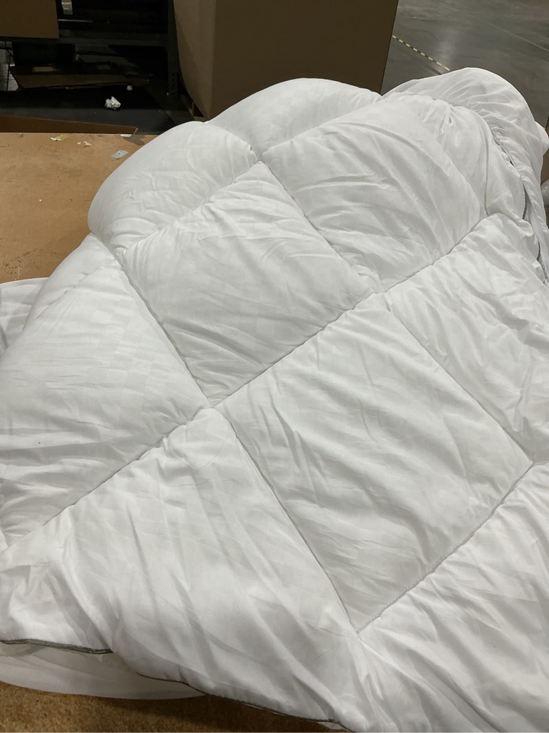 Condition photo showing Good Condition for samebed mattress topper queen,extra thick mattress pad cover for back pain,cooling mattress protector with 8-21 inch deep pocket,overfilled down alternative filling white queen