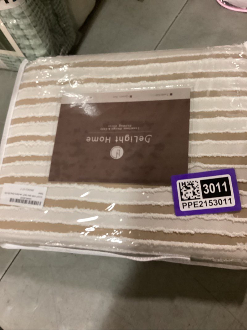 https://lotting-media.assets.bidfta.com/lotting_892024cb-26e2-43b2-9d48-55ce98fbeaa6