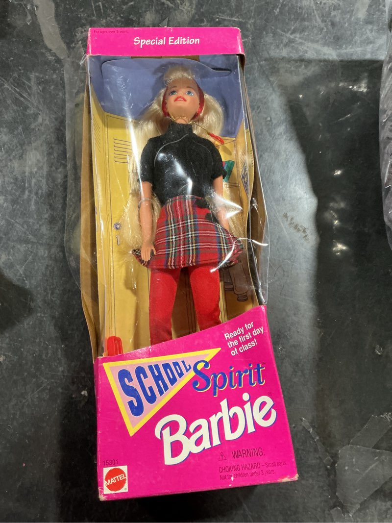 Condition photo showing Good Condition for barbie school spirit 1995 special edition