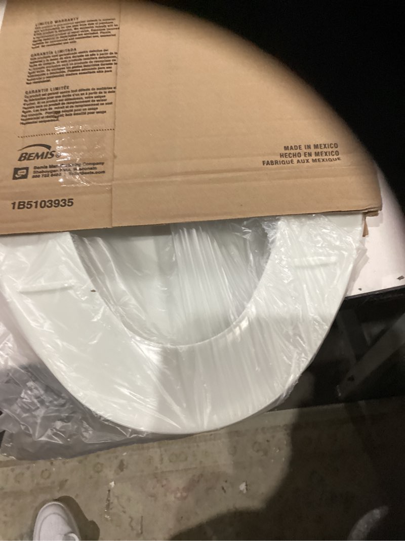 Condition photo showing Good Condition for bemis 170 000 toilet seat, elongated, plastic, white