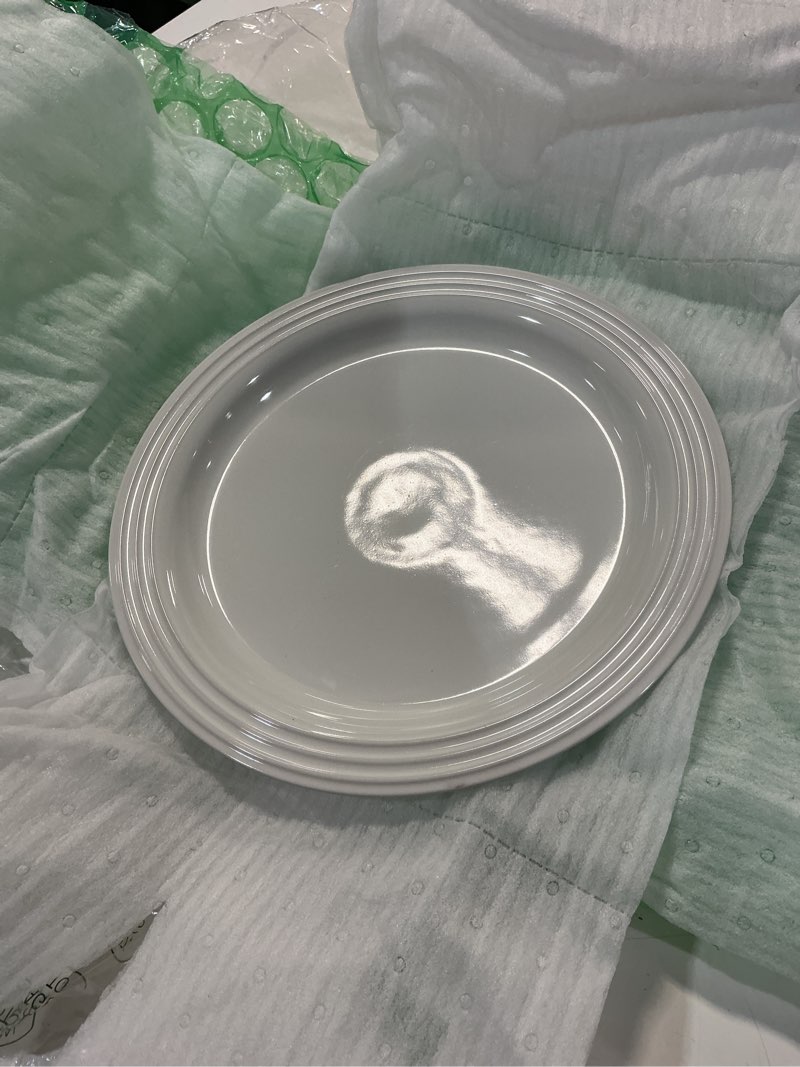 Condition photo showing Good Condition for le creuset stoneware 1 pc dinner plates, 10.5\" each, white