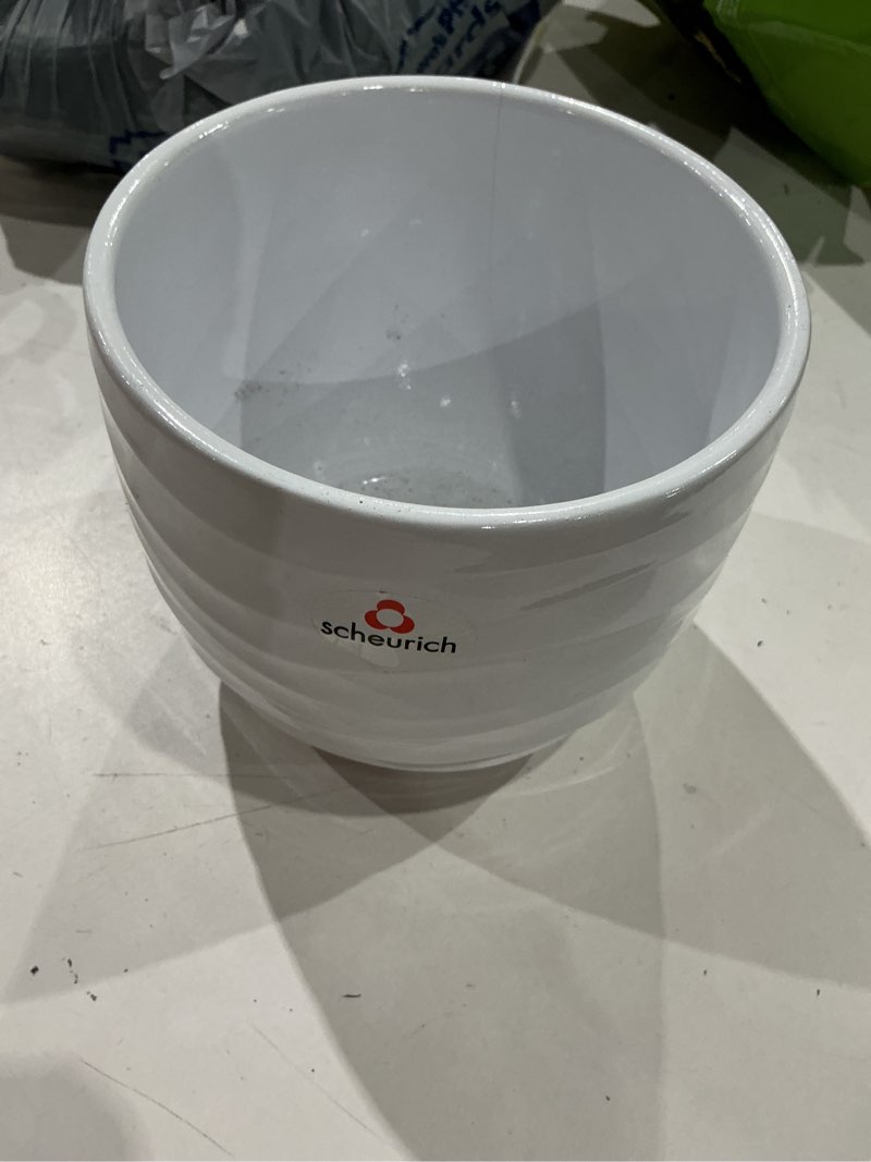 Condition photo showing As Is for allen roth 6-in planter |  maceta de 15.24 cm