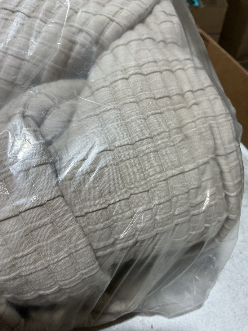Condition photo showing As Is for organic ribbed cotton coverlet