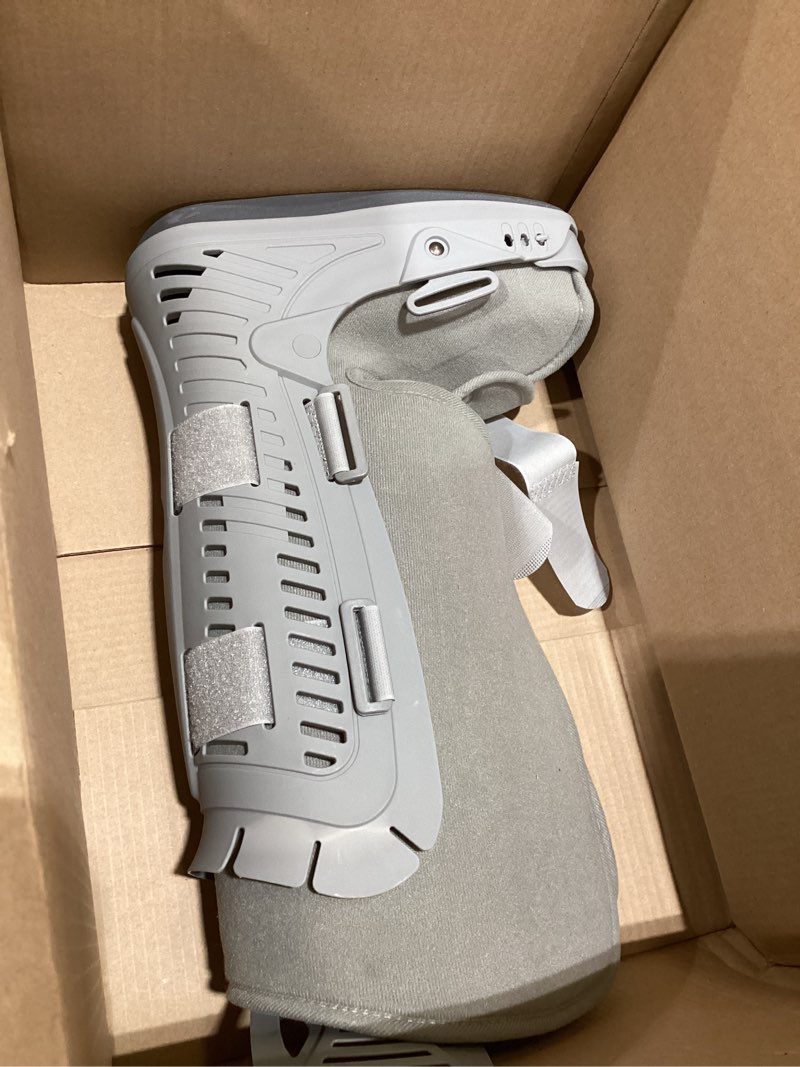 Condition photo showing Good Condition for United Ortho USA16105 360 Air Walker Standard Fracture Boot, Medium, Grey