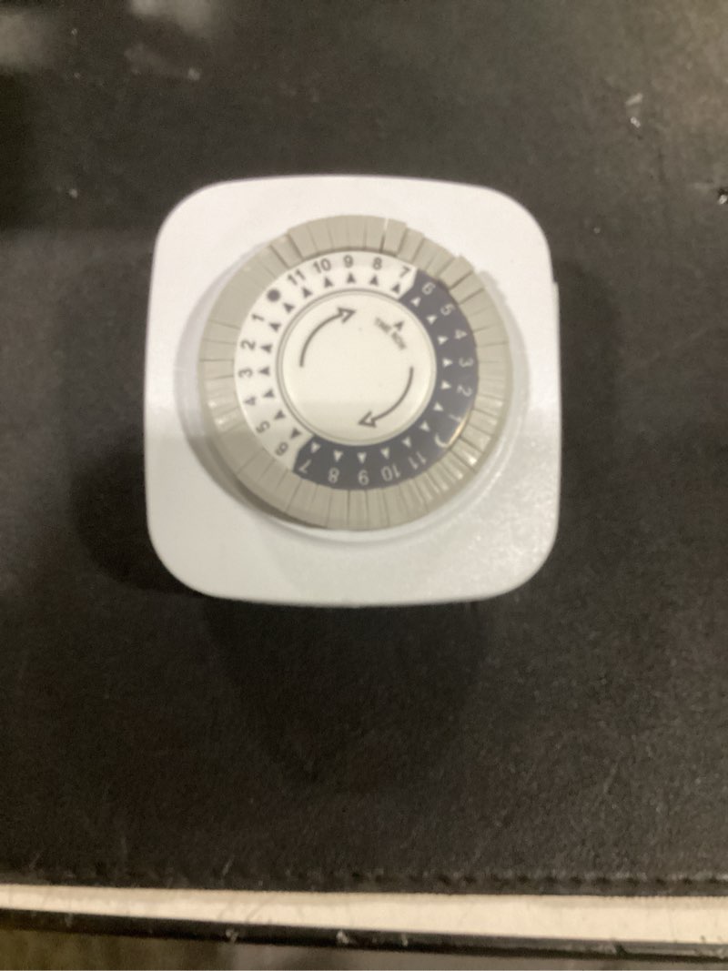 Condition photo showing As Is for utilitech 15 -amps 125-volt indoor or outdoor 1 -outlet countdown analog lighting timer item model #lts-t15