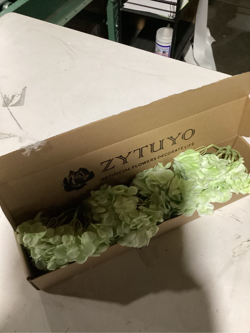 Condition photo showing Good Condition for 4 Pcs 21 inches Real Touch Light Green Artificial Hydrangeas Flower Lifelike Realistic Latex Hydrangeas Faux Flower for Home Decor Kitchen Living Room Table Wedding Arrangement Light Green 4 PCS
