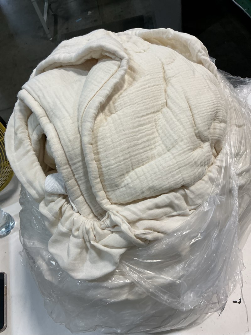 Condition photo showing As Is for quince organic cotton gauze dream quilt, full/queen, undyed