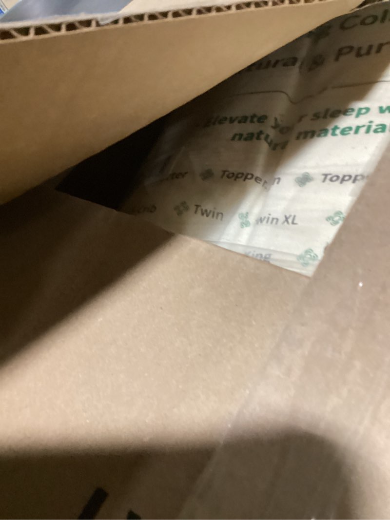 Condition photo showing Good Condition for 100% Merino Wool Mattress Topper for Back Pain Relief Natural Handmade Merino Wool Pad 1 Inch Thick Cooling Breathable with 2 Elastic Straps, Ivory Queen 60x80 Inches