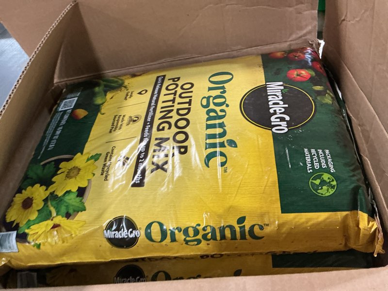 Condition photo showing Good Condition for miracle-gro organic outdoor potting mix - plant soil for outdoor container plants, contains quick-release natural fertilizer, omri listed, 16 qt. (2-pack) 16qt (2-pack)