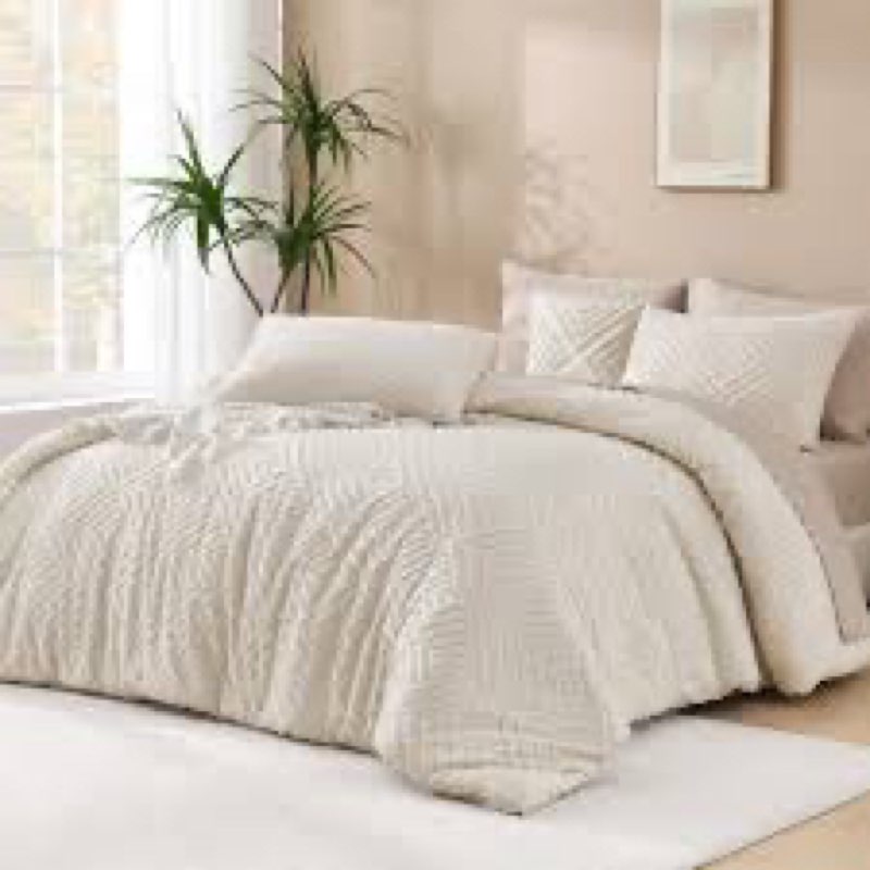 Amazon  beige comforter