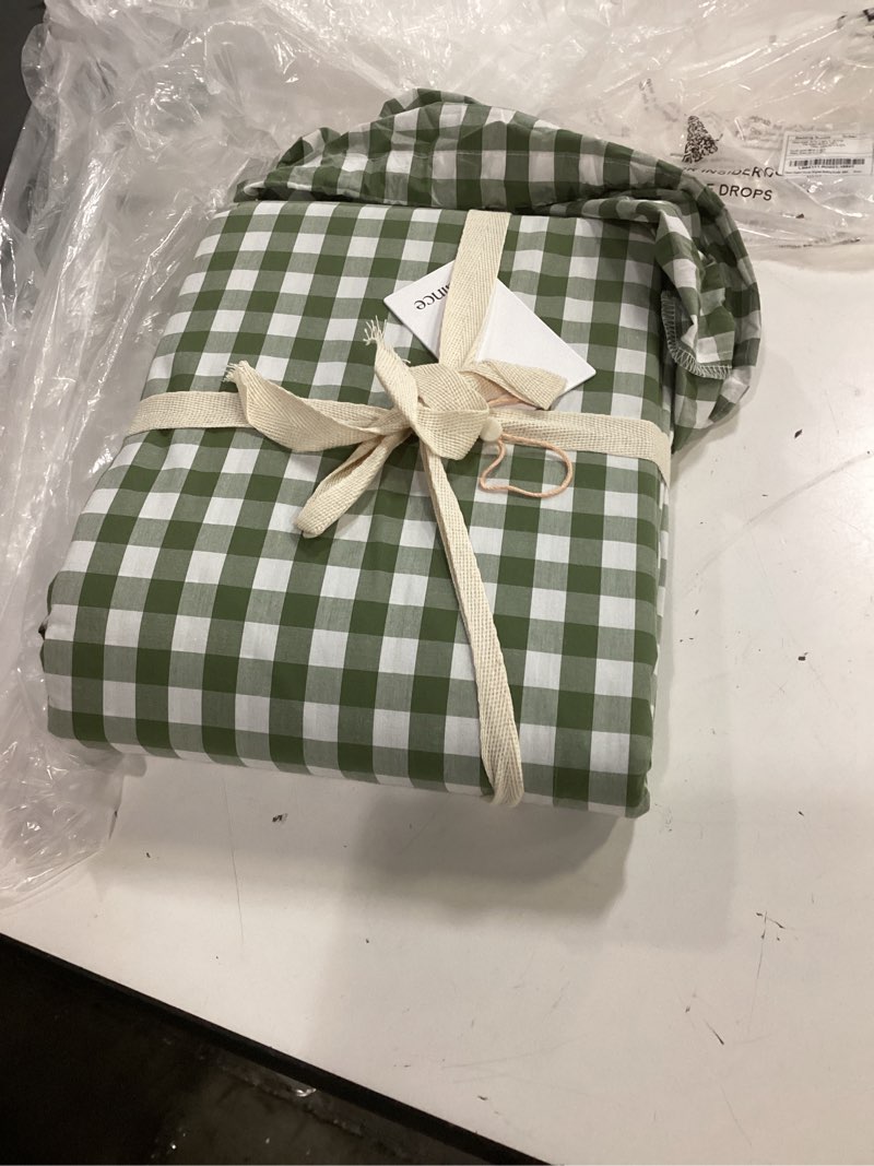 Condition photo showing Good Condition for classic organic percale gingham fitted queen (quince) 