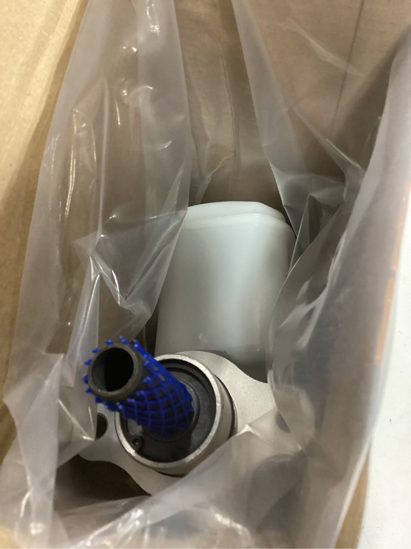 Condition photo showing Good Condition for newyall brake master cylinder with reservoir