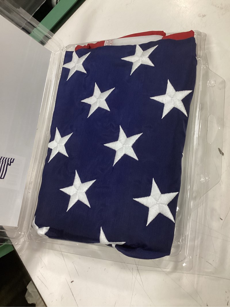 Condition photo showing Good Condition for 3'x5' nylon u.s. flag