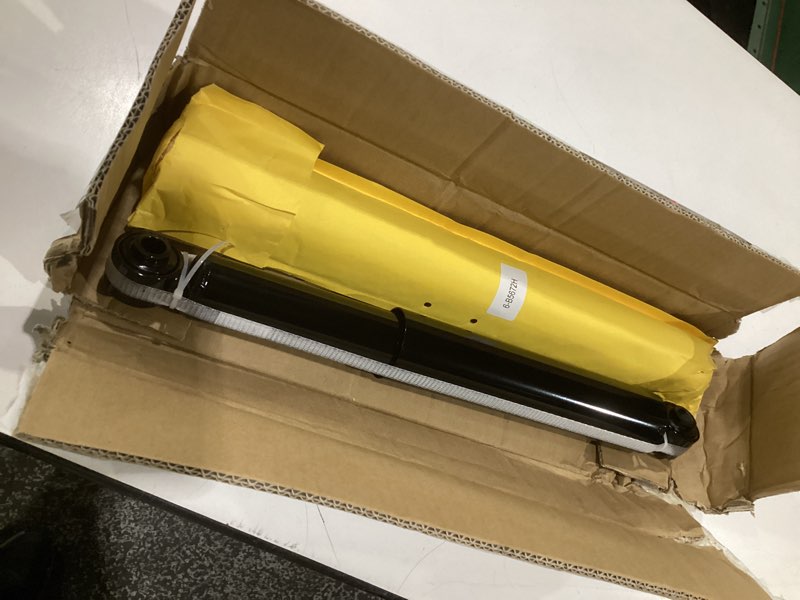 Condition photo showing Good Condition for rear shocks absorbers,eccpp gas shocks for dodge for ram 1500 2009-2010,2011-2018 for ram 1500,2019-2020 for ram 1500 classic pair shocks with kg54342