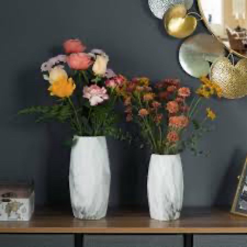 Ceramic table vase