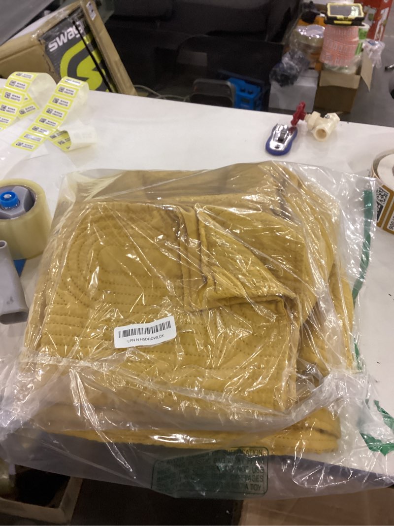 Lavsiry Quilt King Size with Pillow Shams, Summer Lightweight Arch Pattern Bedspreads, Soft Microfib