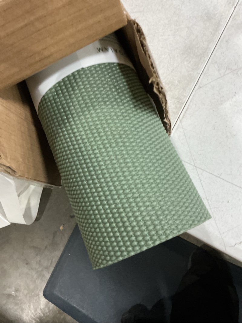 Condition photo showing Good Condition for gaiam yoga mat - premium solid thick non slip exercise & fitness mat for all types of yoga, pilates & floor workouts sagebrush